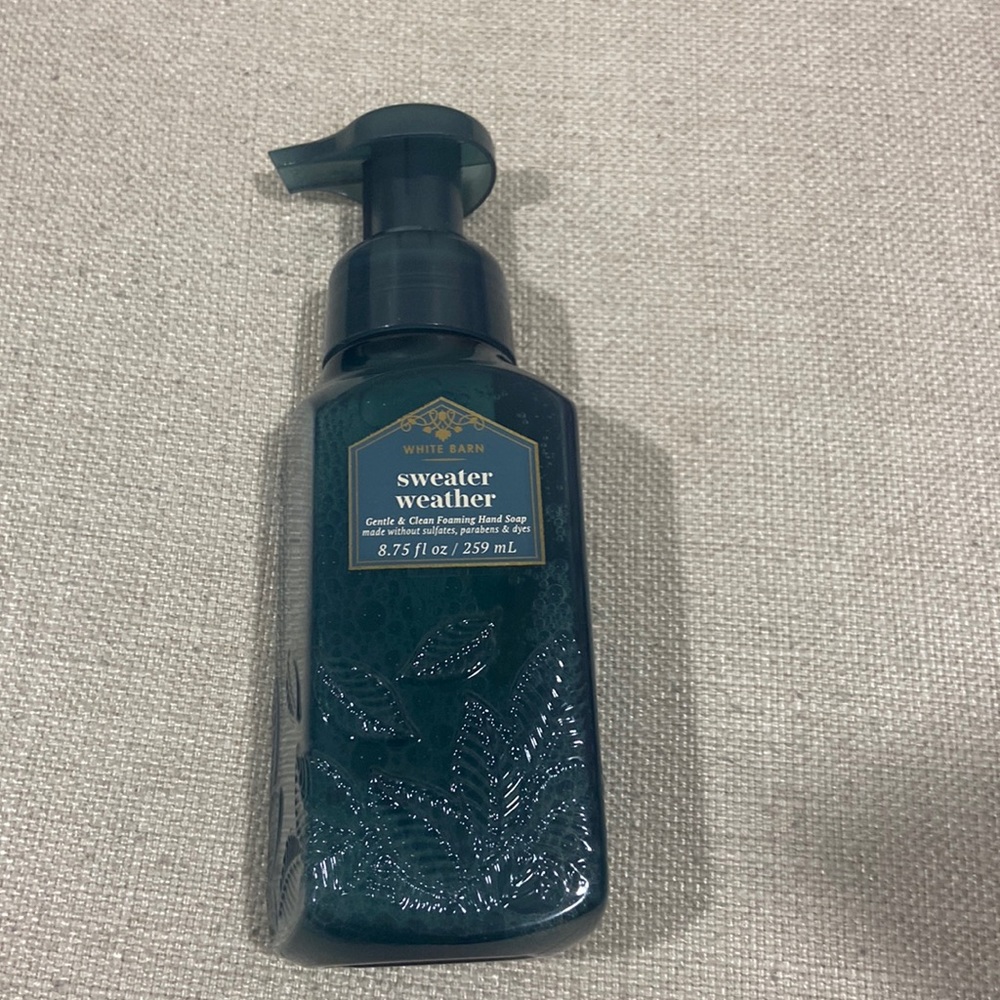 Bath and Body works Sweater Weather foaming hand soap 8.75 fl. oz.